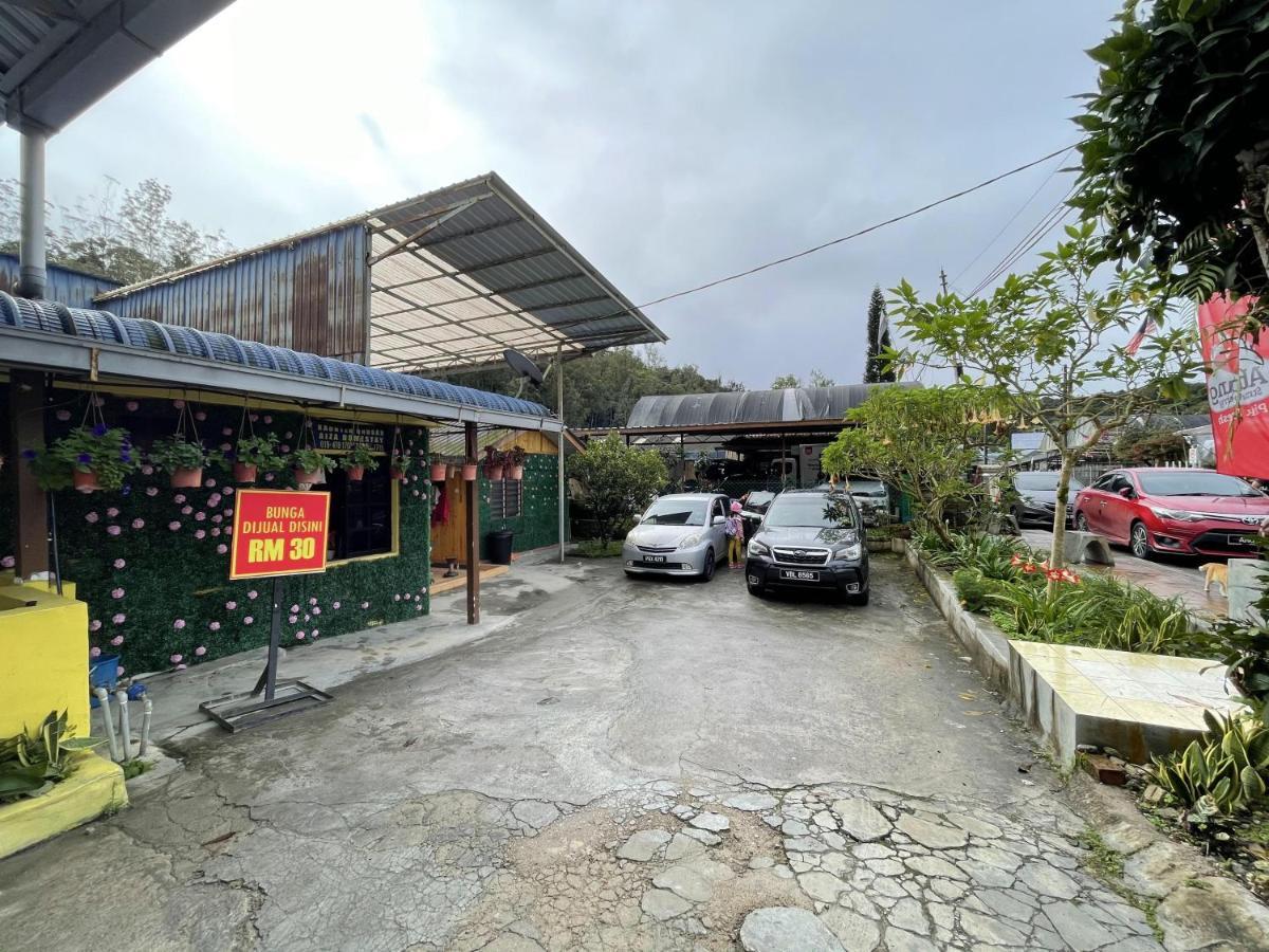 Aiza Homestay Opposite Abang Strawberry Taman Sedia Tanah Rata Exterior photo