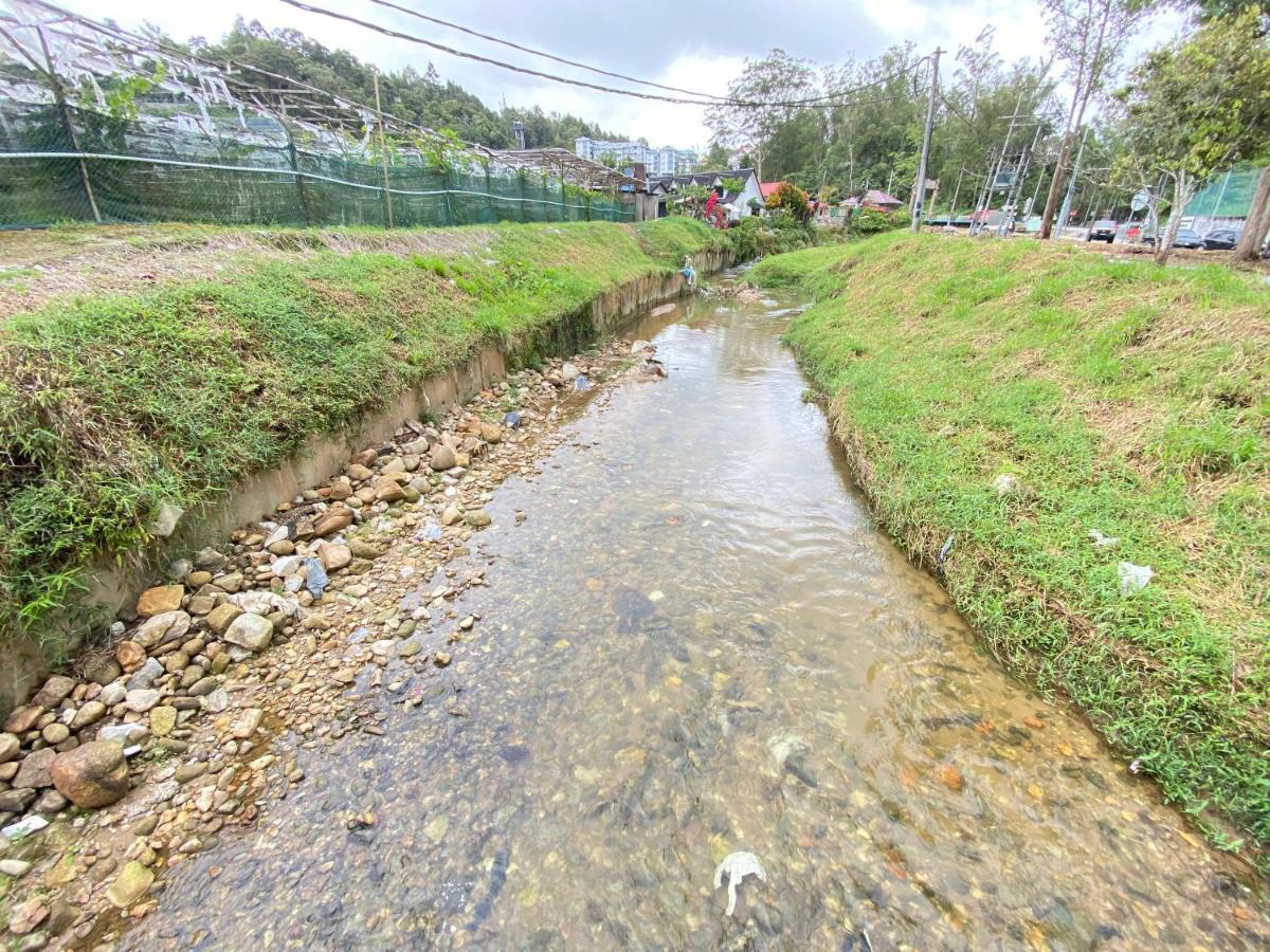 Aiza Homestay Opposite Abang Strawberry Taman Sedia Tanah Rata Exterior photo